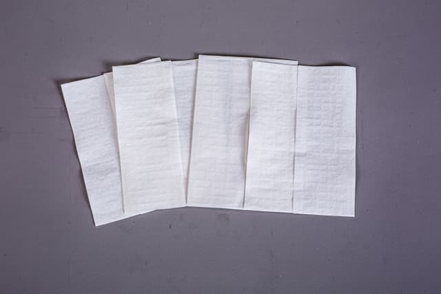 KP631_LOW_FOLD_NAPKINS picture 1